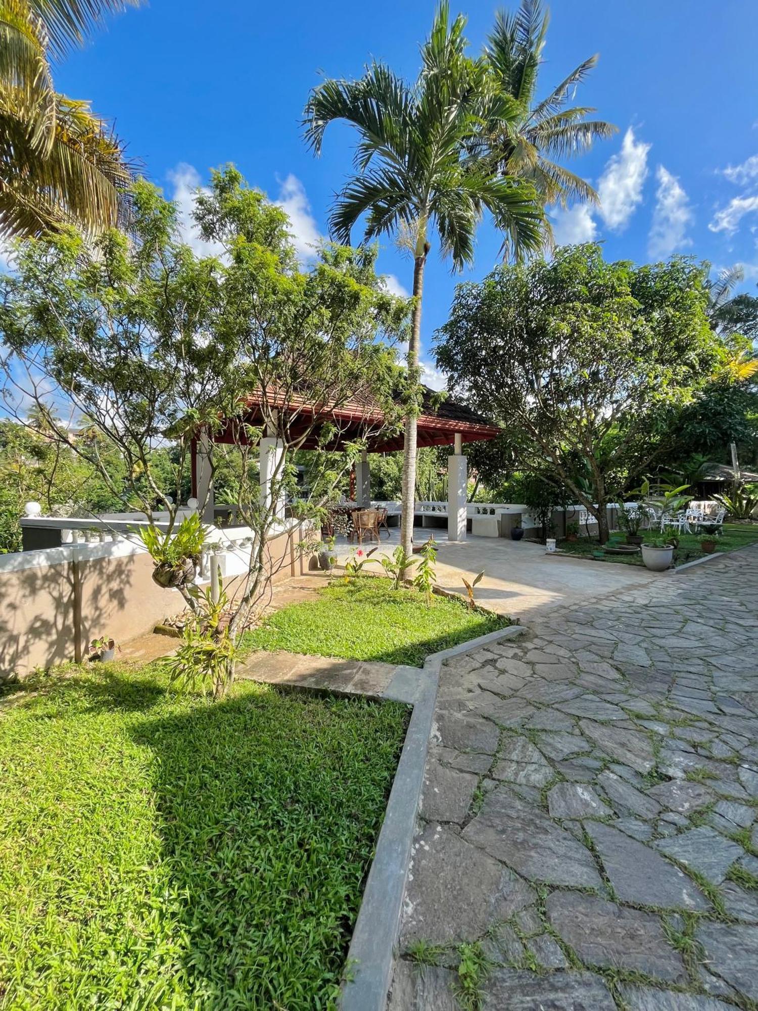Kandy Living Homestay Exterior foto