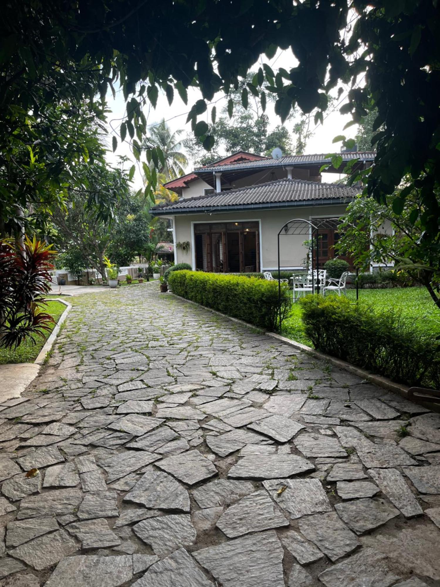 Kandy Living Homestay Exterior foto